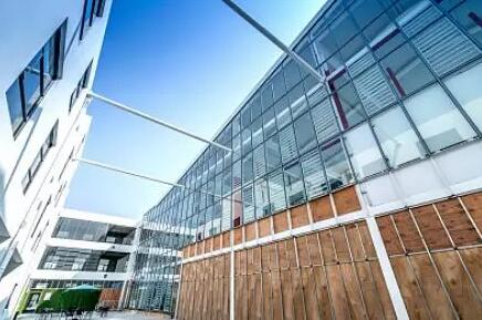 除了發(fā)電光伏還能在建筑立面上做什么?(圖1) 發(fā)電光伏設(shè)備