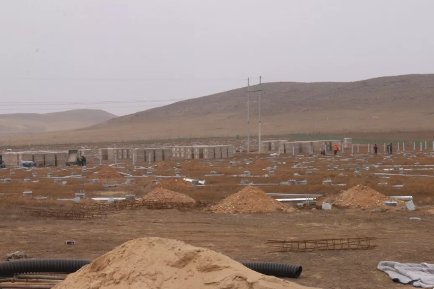 光伏發(fā)電有保障農(nóng)牧民致富勁頭足(圖1) 光伏安裝設備