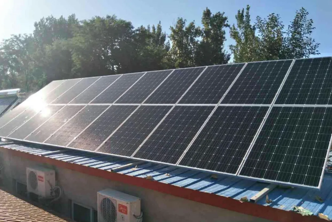 屋頂上安裝光伏好處這樣多(圖1) 屋頂光伏發(fā)電