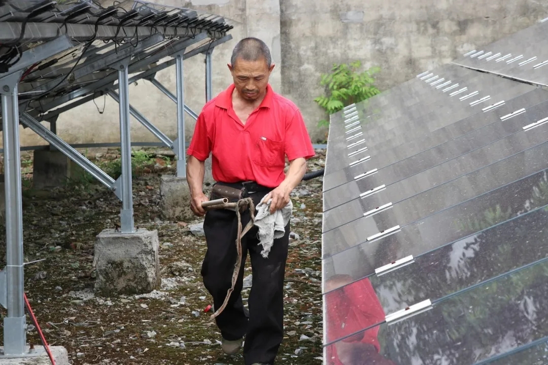 周王鎮(zhèn):光伏發(fā)電照亮增收致富路(圖1) 光伏發(fā)電多少錢一平