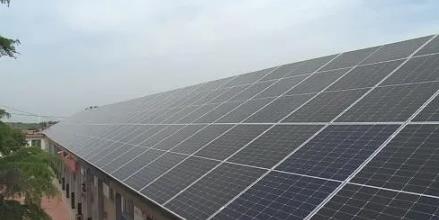 太陽能光伏發電已成為村里致富的金鑰匙(圖1) 太陽能發電設備價格及圖片