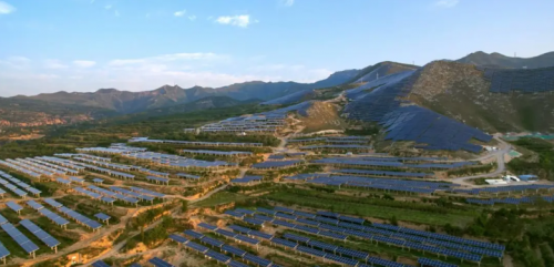 隨著光伏發(fā)電成本再次下降“光伏+儲(chǔ)能”迎來(lái)了(圖1) 太陽(yáng)能發(fā)電廠