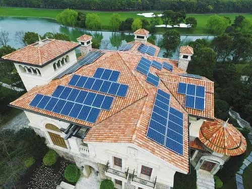 揭穿各種關于光伏發(fā)電的謠言!(圖1) 光伏發(fā)電設備